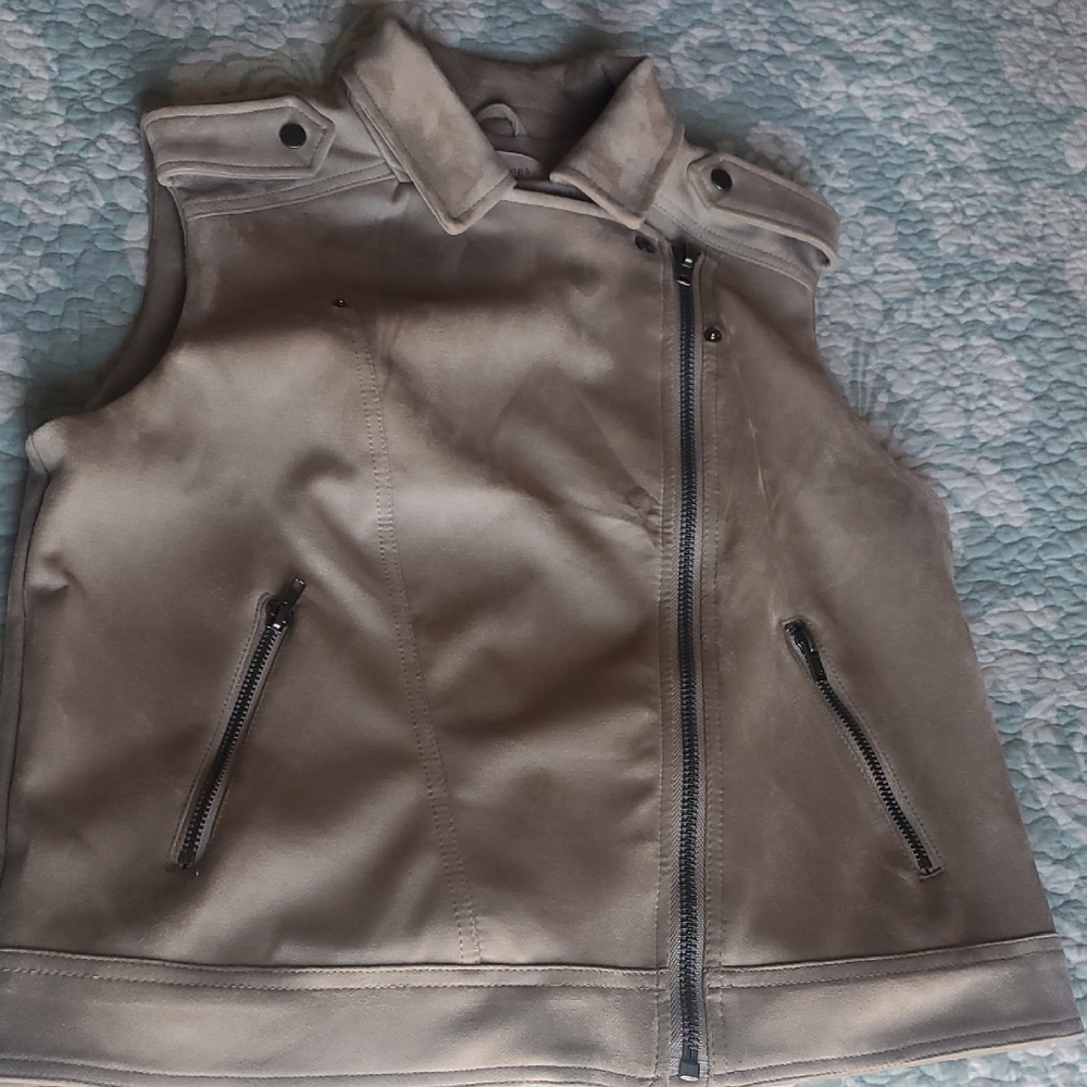 Philosophy Large Tan Vest with Zipper Detail